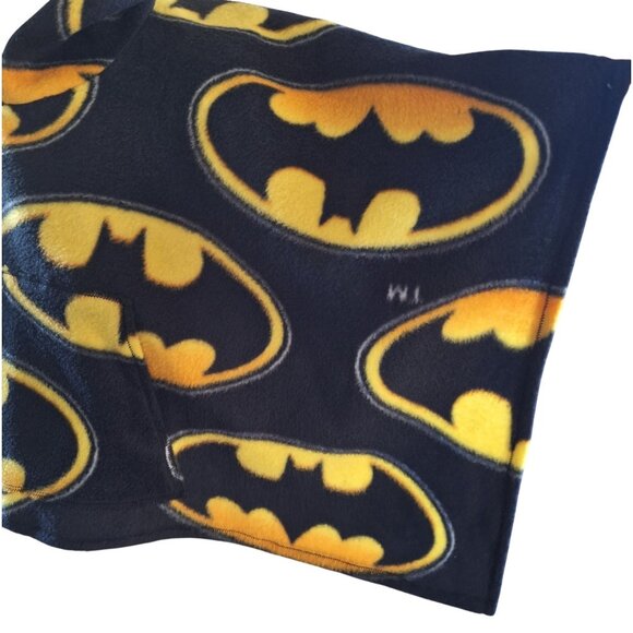 Handmade Batman Kids Fleece Poncho With Hood & Pocket Car Seat Black Yellow - Picture 4 of 11